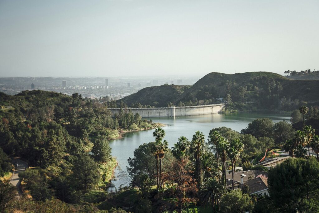 hollywood hills lookout