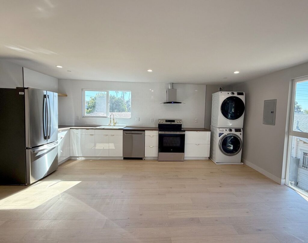 Off Market 50 67bcb5af441072b8871d5d53