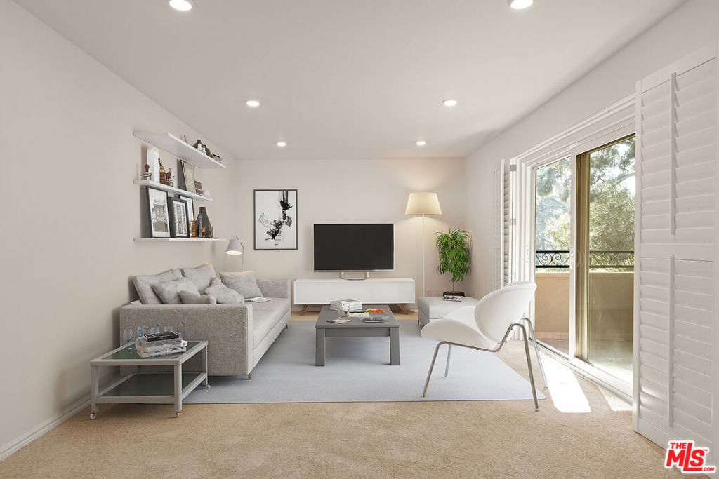 Off Market 20 67bcb5af7f7beaf829aa16b7