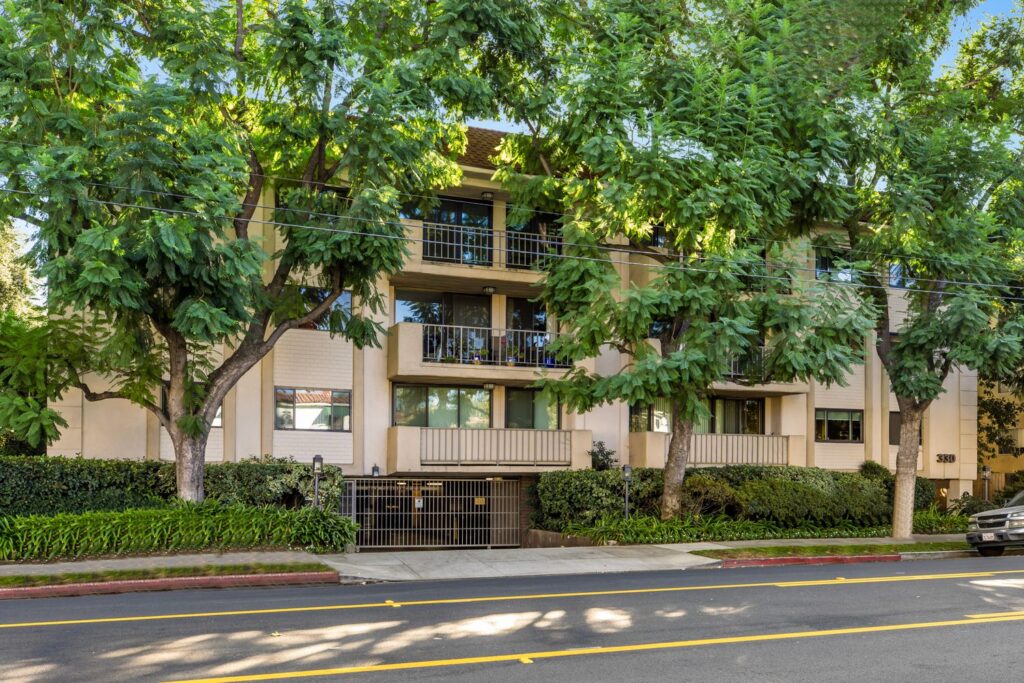 Off Market 48 67bcb5af873a6b94b314478a