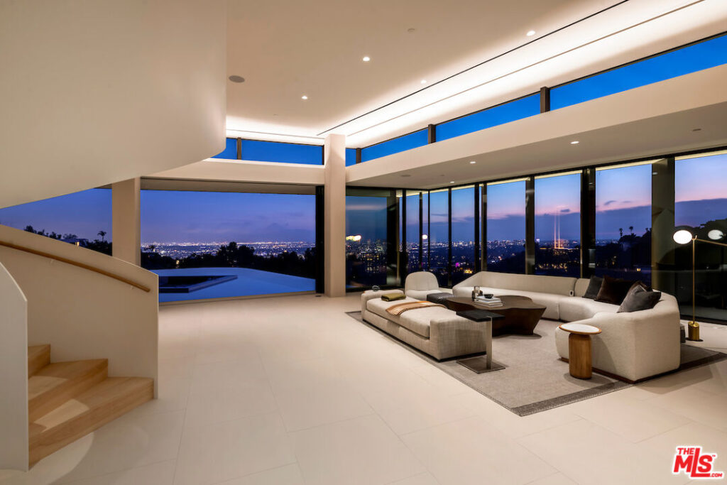 Off Market 31 67bcb5af873a6b9e4414478c