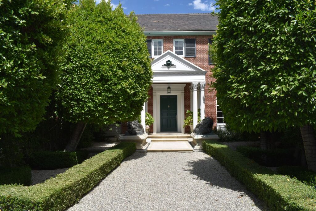 Off Market 37 67bcb5af8fb5dd700f60eea7