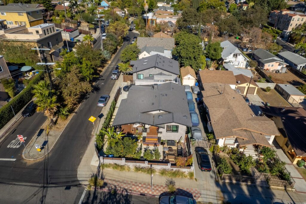 Off Market 4 67bcb5afa1c17373c9adb4ca