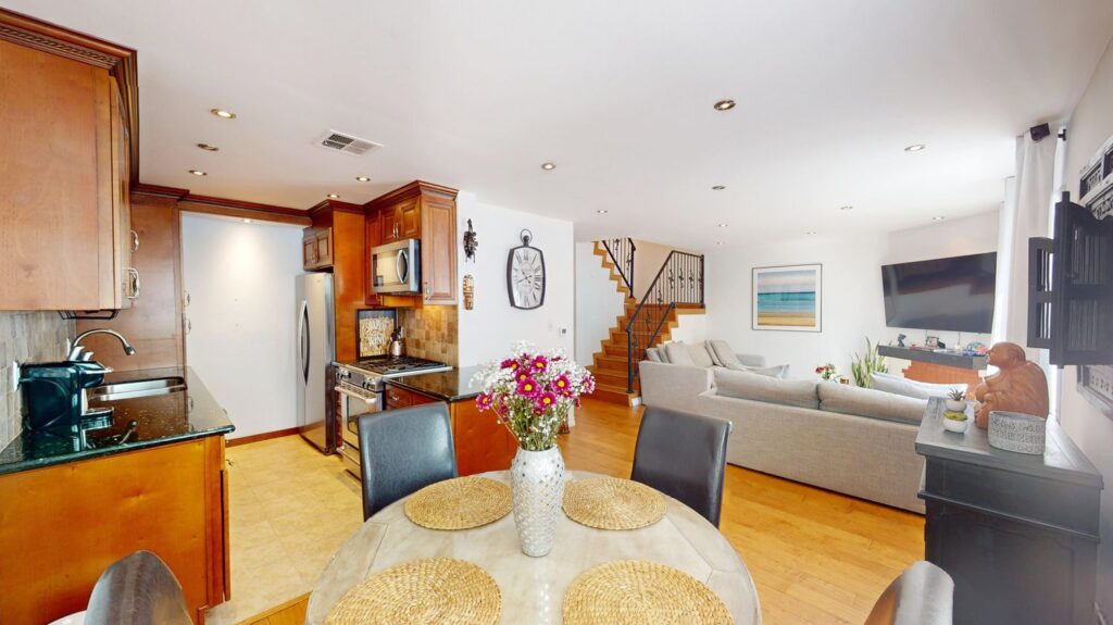 Off Market 28 67bcb5afb96542857015a5a8