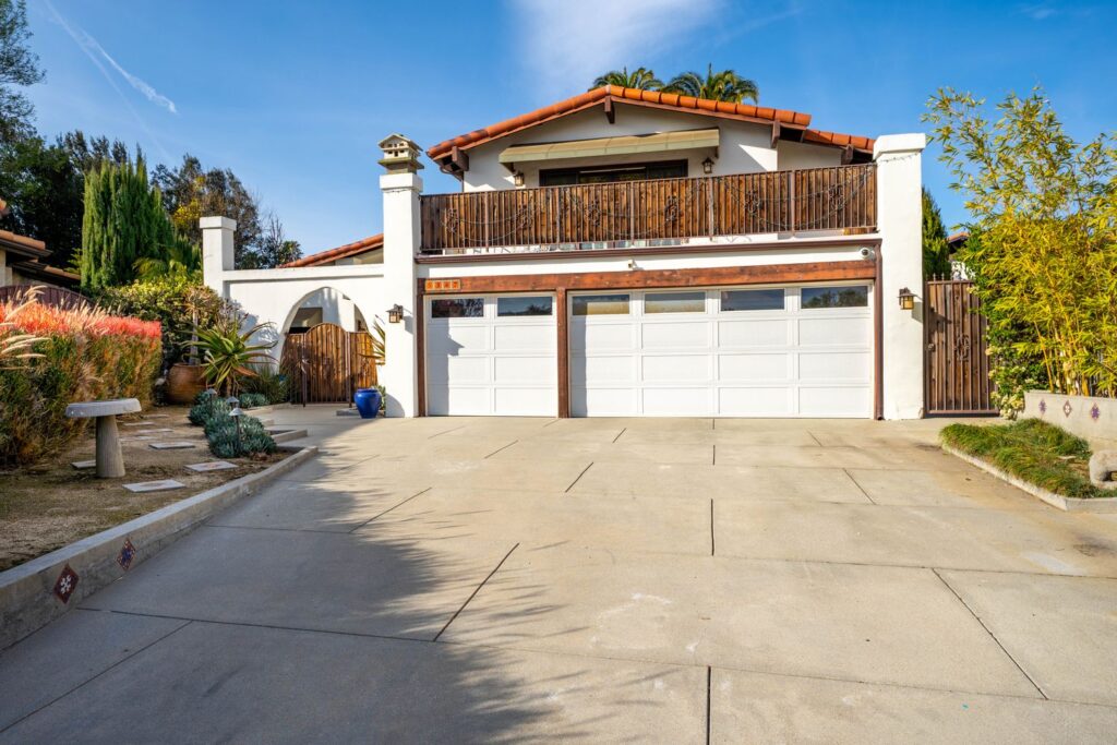 Off Market 15 67bcb5b0dcce81b4105d1cd3