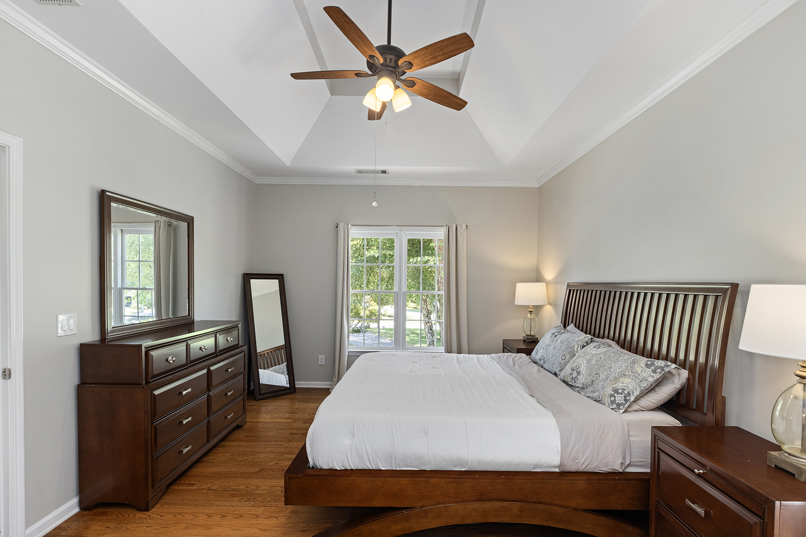 915TaylorPkwy-1801-WEB-030 915TaylorPkwy-1801-WEB-030