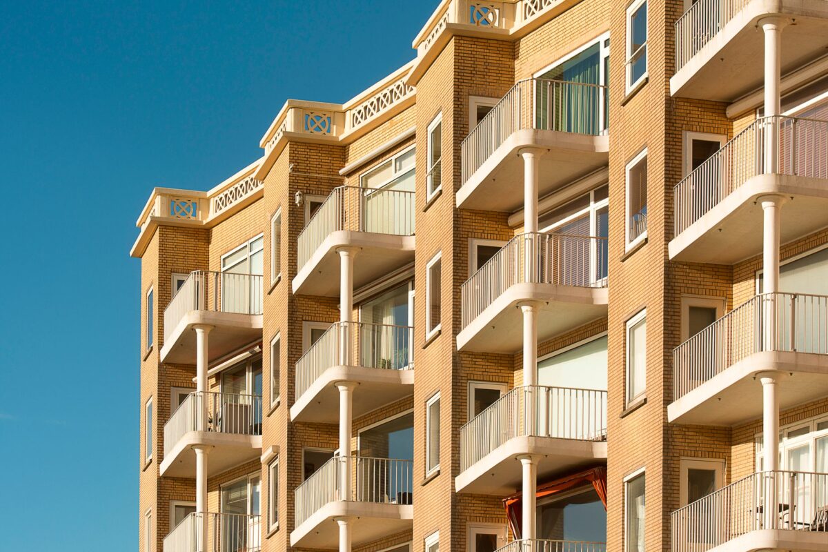 Modern luxury condo building at 339 N Palm in Los Angeles featuring contemporary architecture and upscale amenities