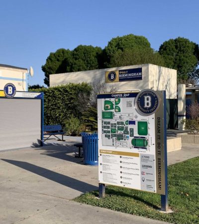 Birmingham_High_School_Victory_Blvd_entrance