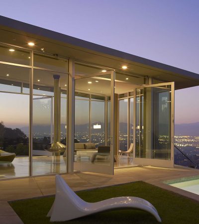 Belzberg_Skyline_Residence modern mansion on a hill with Los Angeles skyline in background
