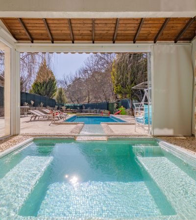 Stunning luxury estate in Bel Air, Los Angeles featuring elegant architecture and manicured grounds