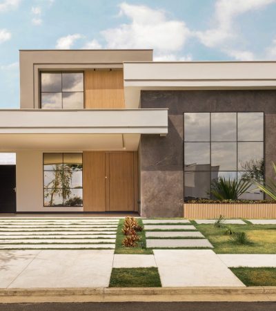 Luxury real estate property in Bella Monte, Palm Springs with modern architectural design