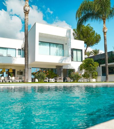 Luxury home in Canyon Corridor, Palm Springs with modern desert architecture and mountain views