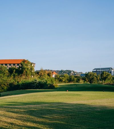 Elegant country club community in Los Angeles featuring luxury homes and resort-style amenities
