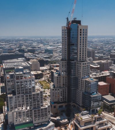 Elegant condominium building in Hancock Park, Los Angeles showcasing luxury residential architecture