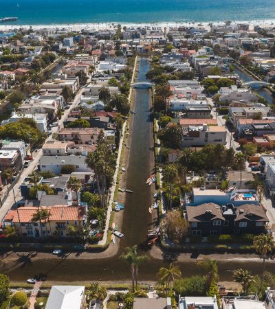 Luxury homes for sale in Kensington Greens, Los Angeles featuring modern architecture and upscale neighborhood amenities.