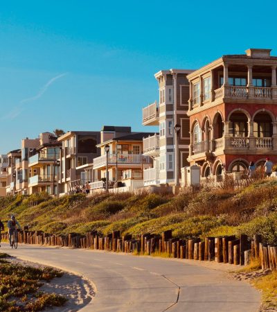 Upscale residential property in Keystone, Highland featuring modern architecture and landscaping