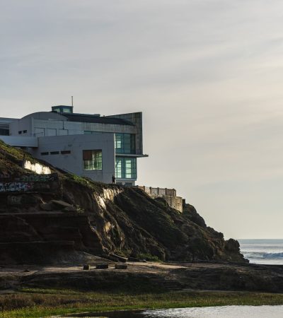Upscale residential neighborhood in La Jolla Mesa, Los Angeles featuring modern luxury homes