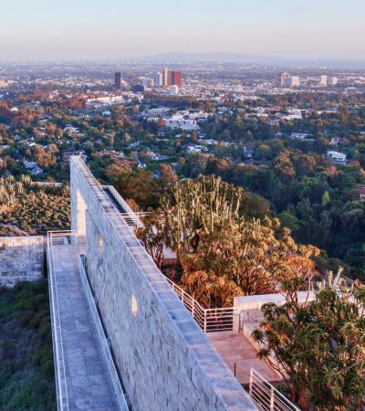 Beautiful luxury home in Lakeview Hills, Los Angeles available for sale
