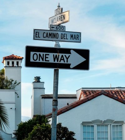Upscale residential neighborhood in Lomas Santa Fe, Solana Beach, showcasing luxury real estate properties