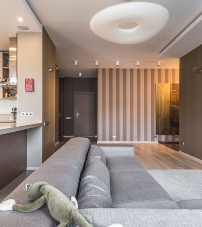Stunning modern luxury home showcasing contemporary architecture and elegant design in Los Angeles real estate market.