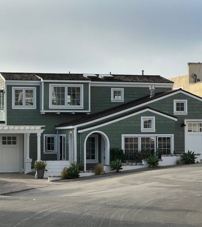 Luxury home in North Arroyo Pasadena with elegant architecture and manicured landscaping