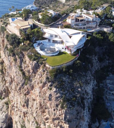 Stunning ocean view luxury home in Los Angeles showcasing premium coastal real estate