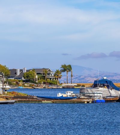 Luxury waterfront homes in Redwood Shores, Redwood City with bay views and modern architecture