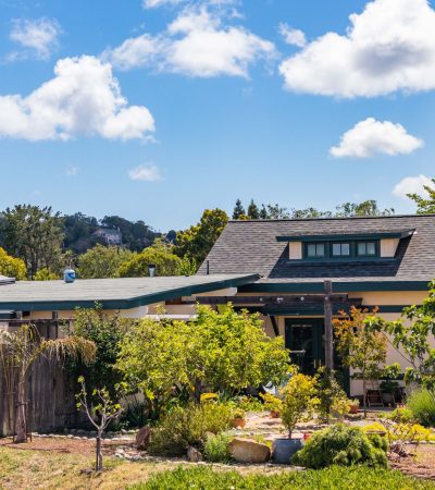 Luxury homes in Silver Saddle Ranch, Poway CA with mountain views and equestrian estates