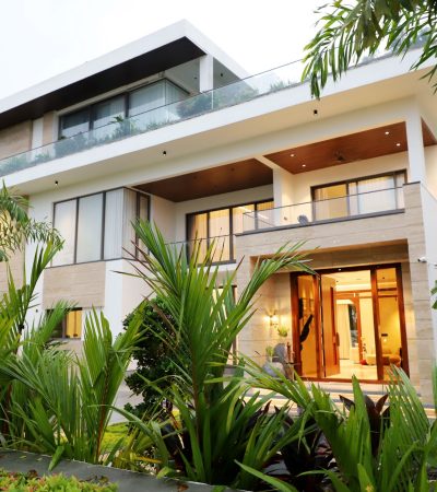 Luxury home in Stonegate Village, Los Angeles real estate community