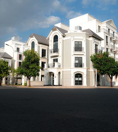 Luxury residential community at Villaggio in Brentwood, Los Angeles featuring modern architecture and upscale homes
