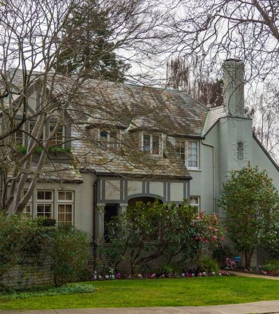 Elegant luxury home in Windsor Square, Los Angeles neighborhood featuring classic architecture and manicured landscaping.