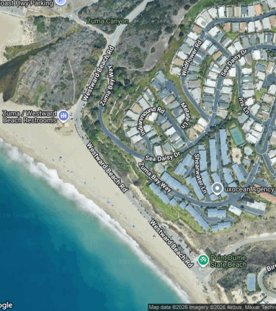 Luxury villa with ocean views in Zuma Bay, Malibu - premium real estate in Los Angeles